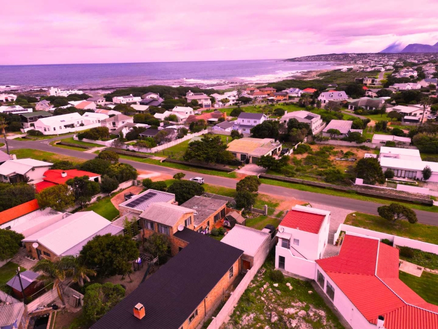 4 Bedroom Property for Sale in Sandbaai Western Cape